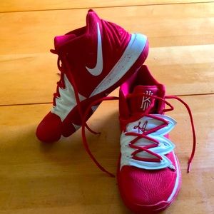 Basketball sneakers